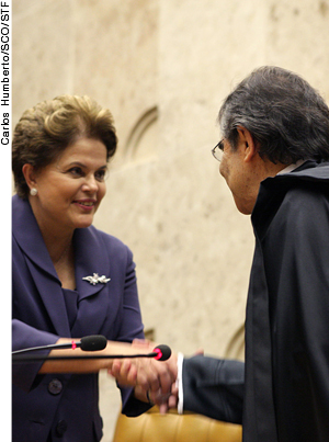 Ayres Britto e Presidente Dilma Roussef - 19/04/2012 [Carlos Humberto/SCO/STF]