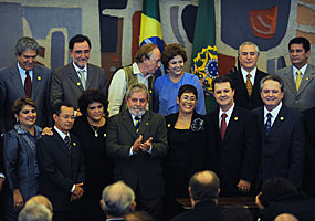 Brasília - O presidente Luiz Inácio Lula da Silva na cerimônia de posse dos dez novos ministros que assumiram o lugar dos que deixaram os cargos para disputar as eleições de outubro - Antonio Cruz/ABr