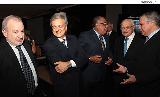 O subprocurador-geral da República Eitel Santiago, o ex-PGR Antônio Fernando Souza, o ministro do STJ Benedito Gonçalves e o advogado Arnoldo Wald.