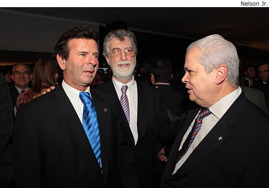 O ministro do STF Luiz Fux, o presidente do TJ-RJ Manoel Alberto, e o presidente da AMB Nelson Calandra.