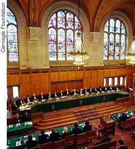Great Hall of Justice, plenário da Corte Internacional de Justiça, no Palácio da Paz, em Haia (Holanda) - Carnegie Foundation