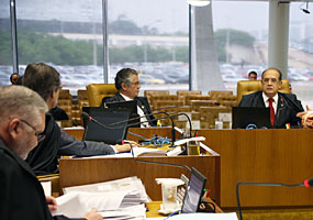 Ministro Gilmar Mendes em sessão plenária. (30/09/2010) - Gervásio Baptista/SCO/STF