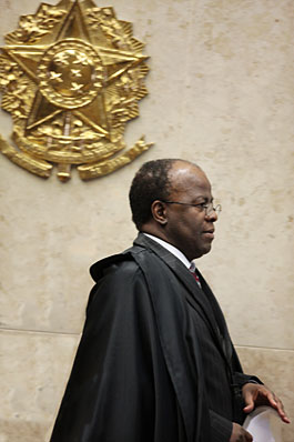Ministro Joaquim Barbosa em sessão plenária. (12/08/2010) - U.Dettmar/SCO/STF