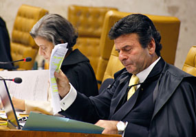 Ministro Luiz Fux profere agora seu voto no Recurso Extraordinário (RE) 633703. (23/03/2011) - Gervásio Baptista/SCO/STF