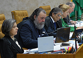 Ministros do Supremo Tribunal Federal debatem no plenário o direito de o réu de recorrer em liberdade - Fabio Rodrigues Pozzebom/Agência Brasil
