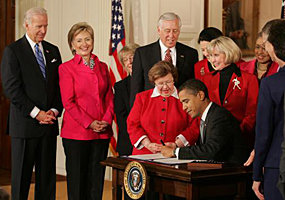 Obama assina projeto de lei Ato Lilly Ledbetter - por White House