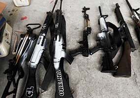 Polícia mostra drogas, armas e munições apreendidas no Complexo do Alemão - Marcello Casal Jr./ABr