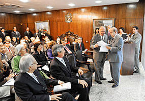 presidente do Senado, José Sarney, durante cerimônia de entrega do relatório final da comissão - José Varella/Agência Senado