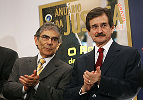 Presidente e vice-presidente do STF participam do lançamento do Anuário da Justiça e livro 'As Constituições do Brasil' - 31/03/2011 - Fellipe Sampaio/SCO/STF