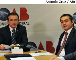Ophir Cavalcante (à esquerda) e o procurador-geral do Banco Central Isaac Sidney Menezes 