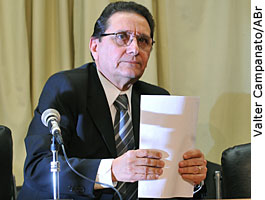 O secretario da Receita Federal, Otacilio Dantas Cartaxo, fala sobre a quebra de sigilo fiscal - Valter Campanato/ABr