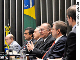 Senado dá o primeiro passo para a Reforma Política - senado.gov.br