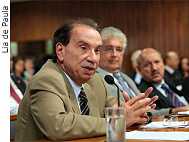Senador Humberto Costa (PE) - Comissão da reforma política aprova financiamento público das campanhas eleitorais - Lia de Paula