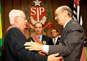Serra condecora Carlos Mário da Silva Velloso presidente do STF no biênio 1999-2001 - Cris Castello Branco