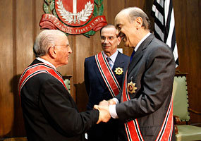 Serra condecora José Néri da Silveira, presidente do STF de 1989 a 1991 - Cris Castello Branco