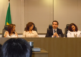 Da esquerda para a direita, a corregedora Suzana Camargo, a coordenadora dos JEF, Therezinha Cazerta, e o procurador Rodrigo Fernandes , do INSS