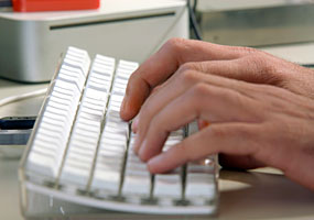 teclado e mãos - stock.xchng