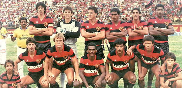 time do Sport Clube Recife, campeão    do Campeonato Brasileiro de 1987 [Reprodução/UOL/Arquivo pessoal]