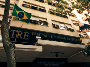 Tribunal Regional Eleitoral do Rio de Janeiro - TRE-RJ - O Brasil estreou  na Copa do Mundo ontem (17) com um empate com a Suíça. Não foi o resultado  que a gente