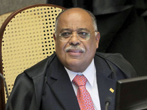 Ministro Benedito Gonçalves, do STJ, é diagnosticado com Covid-19