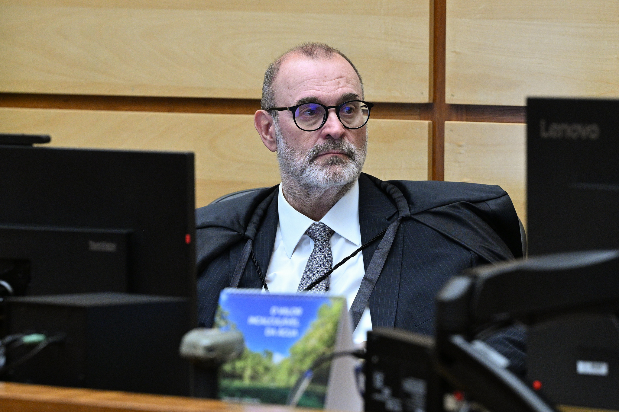 Ministro Sebastião Reis Júnior reiterou que a quantidade de droga apreendida junto ao réu não pode justificar prisão preventiva