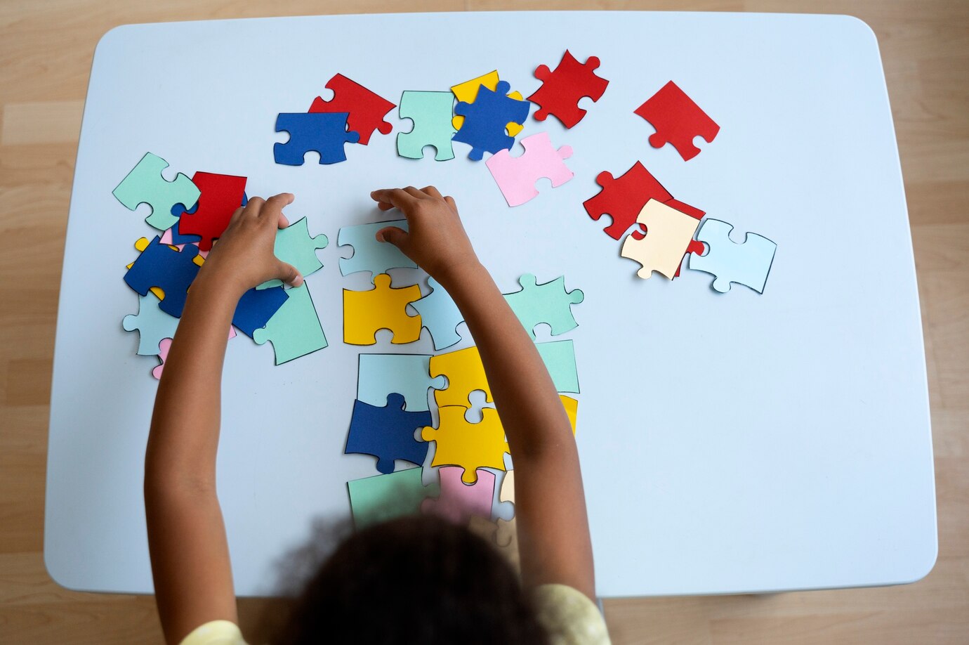 Magistrada ordenou que administração pública forneça acompanhamento escolar para criança diagnosticada com autismo